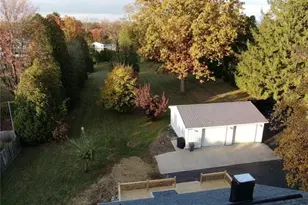 333 E Maitland Ln, Neshannock Township, PA 16105 - Photo 7