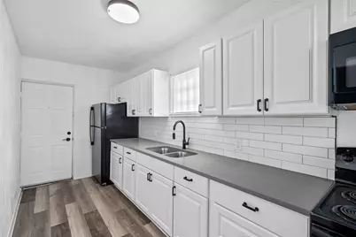 833 Estella Ave, Pittsburgh, PA 15210 - Photo 9