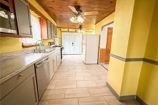 135 Colleen St, Butler, PA 16001 - Photo 9