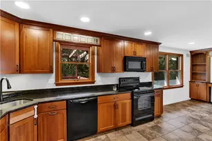 120 Sherwood Dr, Hempfield Township, PA 15601 - Photo 9