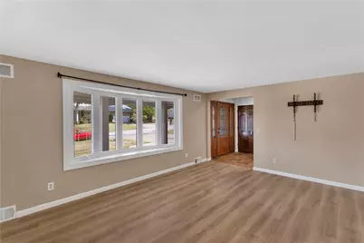 120 Sherwood Dr, Hempfield Township, PA 15601 - Photo 5