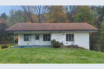 127 North Dr, Valencia, PA 16059 - Photo 1