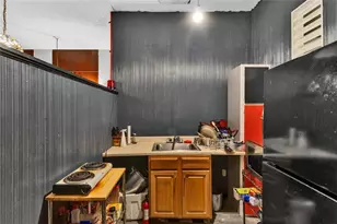 1421 5th Ave, Arnold, PA 15068 - Photo 13