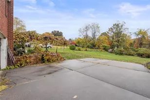 3217 Elderwood Dr, Bethel Park, PA 15102 - Photo 23