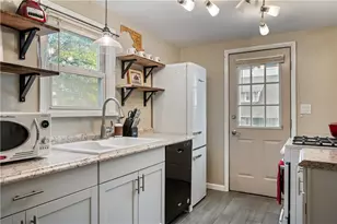 902 Delaware Ave, New Castle, PA 16105 - Photo 9