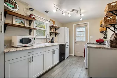 902 Delaware Ave, New Castle, PA 16105 - Photo 7