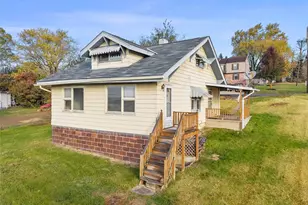 132 Burns St, Imperial, PA 15126 - Photo 1