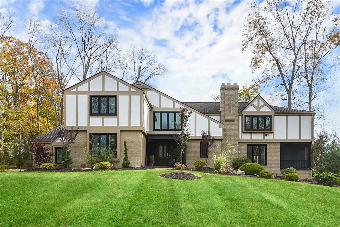 107 Oakwood Rd, Peters Township, PA 15317 - MLS 1729435 - Coldwell Banker