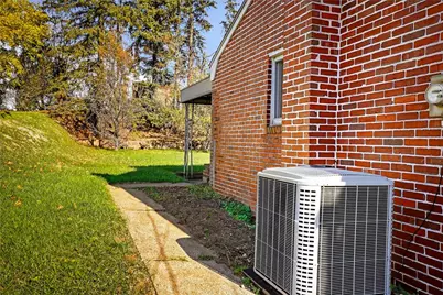 813 Alberta Dr, West Mifflin, PA 15122 - Photo 31