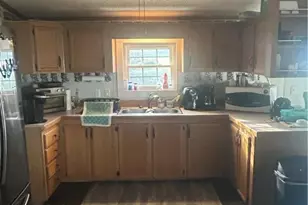 341 Bridgeport Rd, Mount Pleasant Township, PA 15666 - Photo 3