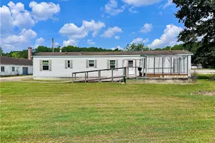 1761 Old Youngstown Rd, Union Township, PA 16116 - Photo 9