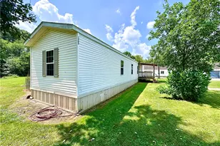 1761 Old Youngstown Rd, Union Township, PA 16116 - Photo 7