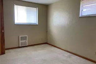 710 Lewis Ave, Jeannette, PA 15644 - Photo 11