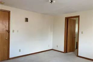 710 Lewis Ave, Jeannette, PA 15644 - Photo 3