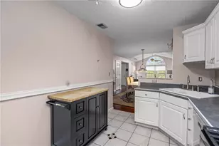 1529 Meerschaum Ln, Kennedy Township, PA 15108 - Photo 11