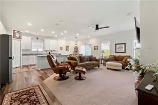 812 Curtman Ct, Pittsburgh, PA 15068 - Photo 7