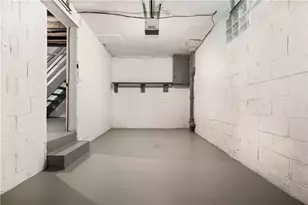 1525 Collins Rd, Pittsburgh, PA 15221 - Photo 17