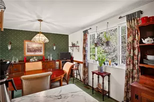 1015 Highfield Rd, Bethel Park, PA 15102 - Photo 13