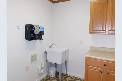 424 E Gibson Avenue, Connellsville, PA 15425 - Photo 7