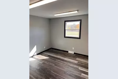 810 Carlton Dr, Bentleyville, PA 15314 - Photo 9