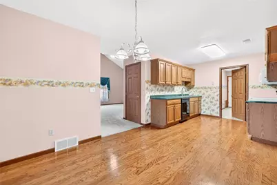 1010 Timberwood Dr, Chippewa Township, PA 15010 - Photo 11