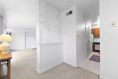 103 Jamestown Dr #C, Scott Township, PA 15216 - Photo 9