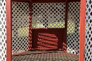 528 Longfellow St, Vandergrift, PA 15690 - Photo 5