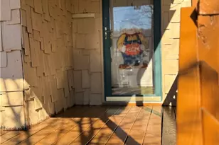 528 Longfellow St, Vandergrift, PA 15690 - Photo 3