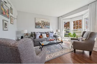 1005 Autumn Woods Dr, Moon-Crescent Township, PA 15108 - Photo 5