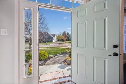 1005 Autumn Woods Dr, Moon-Crescent Township, PA 15108 - Photo 3