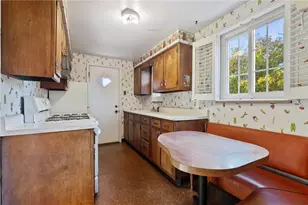 951 Rita Dr, Wilkins Township, PA 15221 - Photo 7