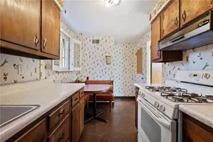 951 Rita Dr, Wilkins Township, PA 15221 - Photo 9