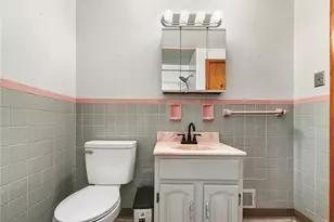 3999 Boulevard Dr, Pittsburgh, PA 15217 - Photo 29