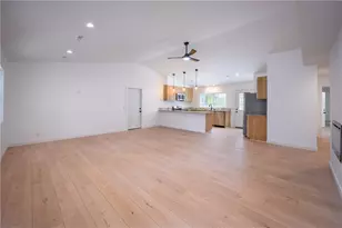 114 Wood St, New Castle, PA 16102 - Photo 11