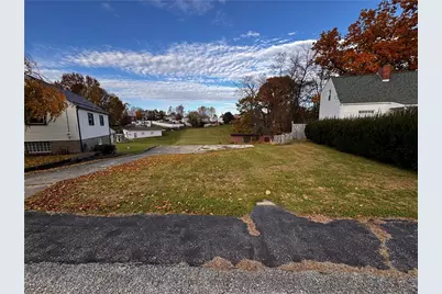 176 Jefferson Dr, Lower Burrell, PA 15068 - Photo 1