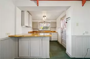 17 E Gaskill Ave, Jeannette, PA 15644 - Photo 13