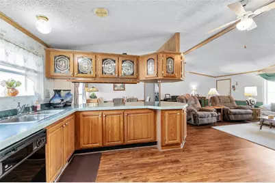 307 Holiday Ct, Mount Pleasant Township, PA 15666 - Photo 19