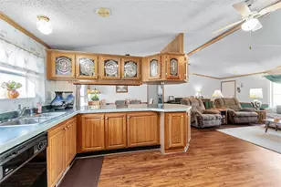 307 Holiday Ct, Mount Pleasant Township, PA 15666 - Photo 19