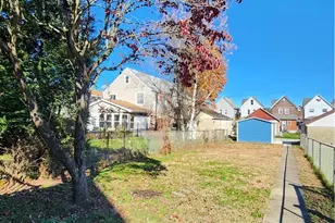 410 Longfellow St, Vandergrift, PA 15690 - Photo 23