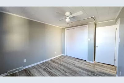 410 Longfellow Street, Vandergrift, PA 15690 - Photo 21