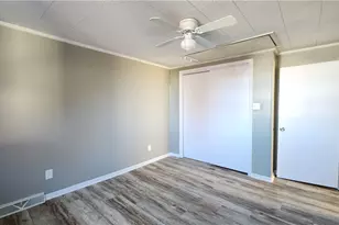 410 Longfellow St, Vandergrift, PA 15690 - Photo 21