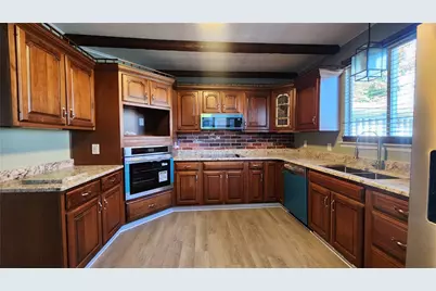 410 Longfellow Street, Vandergrift, PA 15690 - Photo 9