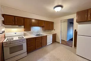 308 Golden Gate Dr, Pittsburgh, PA 15147 - Photo 13