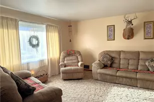 1121 Williams Dr, Washington Township, PA 15012 - Photo 11