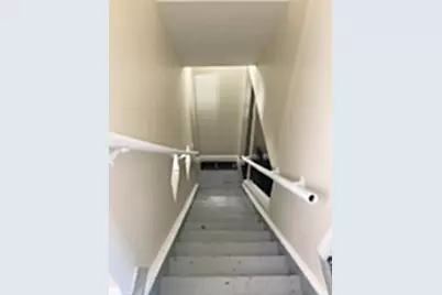 28 S 12th St, Jeannette, PA 15644 - Photo 9