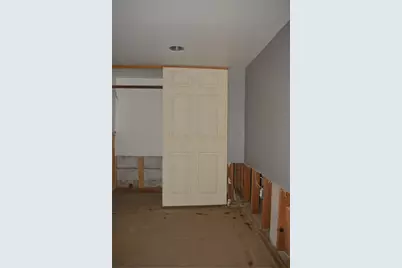 1062 Wall Ave, Pitcairn, PA 15140 - Photo 17