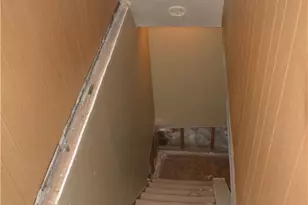 1062 Wall Ave, Pitcairn, PA 15140 - Photo 25