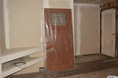 1062 Wall Ave, Pitcairn, PA 15140 - Photo 7