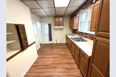 154 Jefferson Ave, Vandergrift, PA 15690 - Photo 9