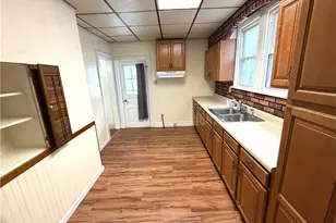 154 Jefferson Ave, Vandergrift, PA 15690 - Photo 9